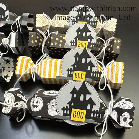 Stampin Up Halloween Treat Holders 2023, Su Bag Of Bones, Stampin Up Cracker And Treat Box Dies, Stampin Up Halloween Treat Holders, Diy Halloween Treat Bags, Goth Crafts, Halloween Treat Bags Diy, Halloween Treat Holders, Halloween Crafting