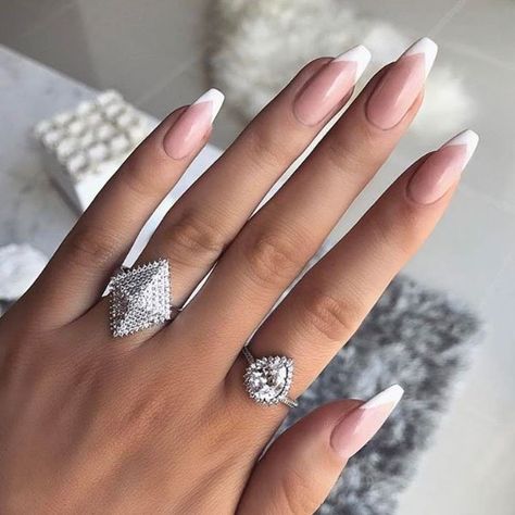 15 Luxury Nail Designs to Try in 2020 - The Trend Spotter Nagellack Trends, Pointy Nails, French Tip Nail Designs, French Manicure Nails, Nagel Tips, Nails 2022, Her Nails, French Nail Designs, Classic Nails