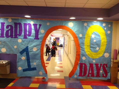 100 Days Decoration Ideas, 100 Days Of School Decoration Ideas, Seashell Crafts Kids, School Hallway Decorations, 100 Días De Clases, 100th Day Of School Crafts, 100s Day, 100 Day Of School Project, School Decoration