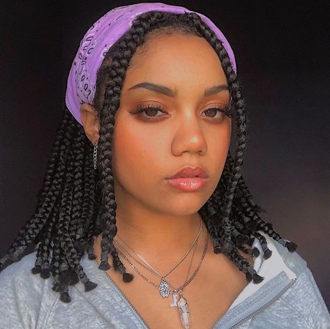 Short Braids With Extensions, Short Braids On Black Women, How To Style Short Braids Black Women, Short Box Braids Aesthetic, Short Braid Hairstyles Black Women, African Braids Hairstyles Short, Braids For Black Women Short Hair, Short Hair Braids Black Women, Short Braids Black Women