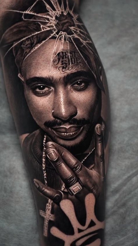 Tattoos Trending, 2pac Tattoos, Tupac Tattoo, Hip Hop Tattoo, Best Tattoo Ideas For Men, Tattoo Colors, Gang Tattoos, Chicano Tattoos Sleeve, Trending Tattoo