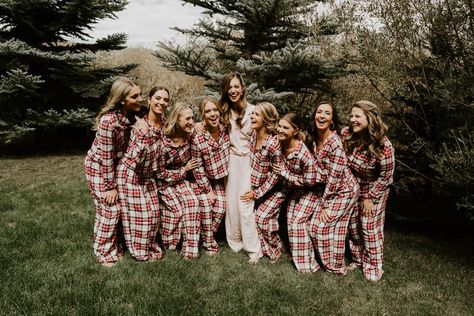 Bridesmaid Plaid Pajamas, Bridesmaid Pajamas Wedding Day Winter, Christmas Bridesmaid Pajamas, Flannel Getting Ready Outfit, Winter Wedding Pajamas, Winter Bridesmaids Getting Ready, Bridesmaid Pajamas Wedding Day Fall, Christmas Wedding Getting Ready Outfits, Winter Bridesmaid Pajamas