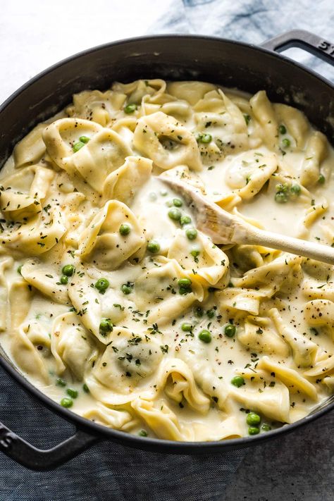 Alfredo With Peas, Alfredo With Sausage, Easy Tortellini, Tortellini Alfredo, Creamy Tortellini, Sausage Tortellini, Fettuccine Alfredo Recipes, Tortellini Recipes, Bacon Sausage