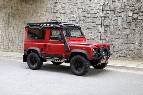 Defender 90 For Sale, Classic Defender, Rock Sliders, Land Rover Defender 90, Defender 90, Steel Wheels, Land Rover Defender, Roof Rack, Vintage Car