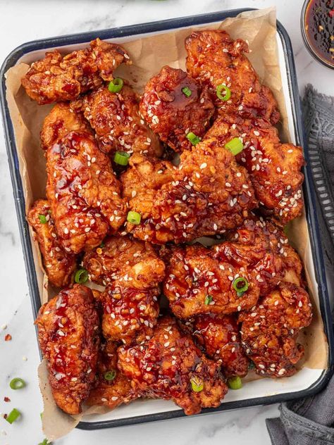 Korean Crispy Fried Chicken via @cookinwithmima Korean Style Crunchy Chicken, Korean Chicken Tenders, Korean Fried Chicken Aesthetic, Korean Food Ideas, Korean Food Chicken, Food Cravings Savory, Korean Crispy Chicken, Fried Chicken Meals, Korean Food Photo