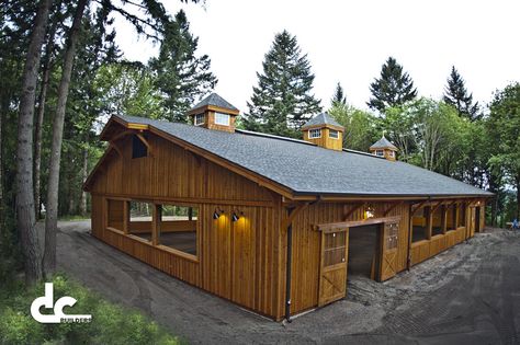 Small horse barn with indoor riding arena Covered Riding Arena, Horse Riding Arena, West Linn Oregon, Riding Arena, Horse Arena, Horse Barn Designs, Horse Shelter, Dream Horse Barns, Horse Facility