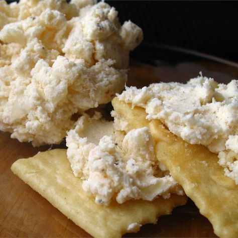 Crab Dip  I"Great recipe. I added grated white cheddar and Cajun seasoning. It rocked!" Can Crab Meat Recipes, Baked Crab Dip, Creamy Crab Dip, Canned Crab Meat, Hot Crab Dip, Crab Meat Recipes, Creamy Crab, Crab Dip, Seafood Appetizers