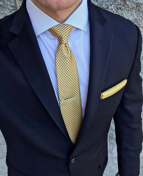 Yellow Tie Outfit Men, Tie Outfits Men, Mens Shirt And Tie, Suits Formal, Blue Suit Men, Slim Fit Suit Men, Formal Men Outfit, Gents Fashion, Formal Mens Fashion