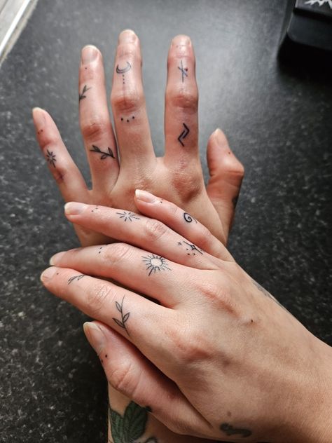 Celestial finger tattoos Astrological Finger Tattoos, Space Finger Tattoo, Alien Finger Tattoo, Men Finger Tattoo, Spiritual Finger Tattoos, Men’s Finger Tattoos, Stick And Poke Finger Tattoo, Finger Tattoos Men, Lash Tattoo