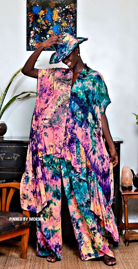 Sisters Of Afrika by Helene Daba - Senegal. Senegal Fashion, African Wear, Batik, Kimono Top, Wax, Women's Top, How To Wear, Quick Saves, Design