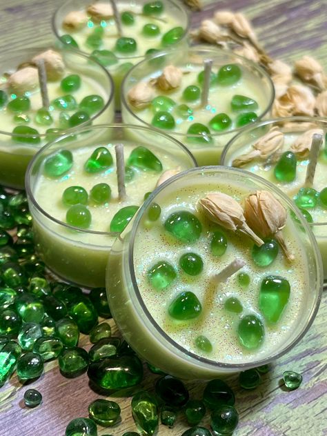 Key Lime Pie Tea Lights, Key Lime Candle, Crystal Tea Lights, Botanical Tea Lights, Soy Candle, Pie Scented Candle, Key Lime by Burningtreecandle on Etsy Magical Candles, Blood Candles, Candle Crystal, Burning Tree, Magic Candles, Light Lime Green, Botanical Tea, Pumpkin Latte, Just Eat It