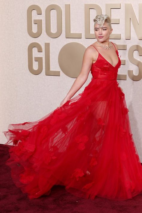 Girls Things, Angela Bassett, Famous Dress, Issa Rae, Long Brunette, Florence Pugh, Red Dresses, Strapless Gown, Golden Globe