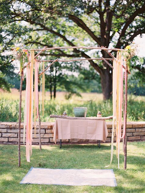 Rustic wedding ceremony decor idea with a wooden arbor and ribbons Diy Rustic Arbor, Rustic Wedding Ceremony Decor, Outside Wedding Ceremonies, Rustic Wedding Signs Diy, Wedding Centerpieces Diy Rustic, Rustic Ceremony, Rustic Arbor, Wooden Arbor, Rustic Wedding Ideas