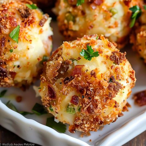 Loaded Mashed Potato Balls Loaded Potato Balls Recipe, Boiled Potatoes With Meatballs And Cheese, Mash Potato Appetizer, Loaded Mashed Potato Bites, Mashed Potatoes Appetizer, Halloween Mashed Potatoes, Mashed Potato Leftover Recipes, Mashed Potato Appetizer, Potato Cheese Balls Recipes