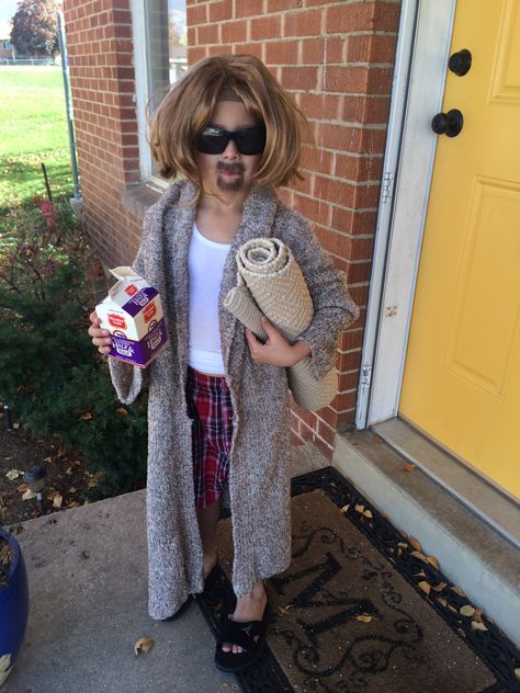 Big lebowski Halloween costume Diy.  The dude kids Halloween costume.  Funny kds costumes Maude Lebowski, Big Lebowski Costume, Matching Family Halloween Costumes, Halloween Costume Funny, Kids Halloween Costume, Big Lebowski, The Dude, Costume Diy, Halloween Icons