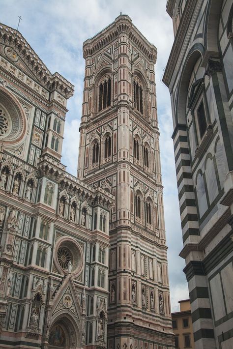 Giottos Bell Tower Florence, Study Abroad Europe, Paris Photography Eiffel Tower, Florence Itinerary, Accademia Gallery, Italian Trip, Gothic Windows, Uffizi Gallery, Cities In Italy