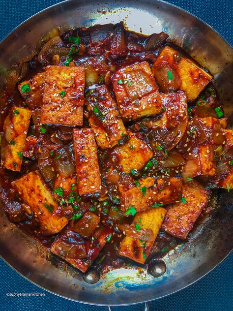 Delicious Crispy Tofu in Spicy Gochujang Sauce 38 Gochujang Tofu, Butter Tofu, Gochujang Sauce, Crispy Tofu, Dinner Ideas, Sauce, Butter, Healthy Recipes