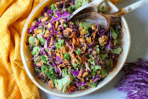 Broccoli and Date Crunch Salad Date Salad, Salad With Dates, Crunch Salad, Spicy Cashews, Creamy Dressing, Whats For Lunch, Tahini Dressing, Spicy Chili, Broccoli Salad