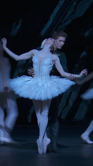 Royal Opera House on Instagram: "🦢🎵 On this day in 1877, Swan Lake received its premiere! This ballet is arguably the most famous, best loved and certainly one of the most frequently performed works in the classical ballet repertory. With a spellbinding score by Tchaikovsky, the first production was choreographed by V. Reisinger but Petipa and Ivanov's production later became the definitive version with their vividly contrasting worlds of opulent courts and moonlit lakesides. Drawn from Germ Swan Lake Ballet Odile, Royal Ballet Swan Lake, Beautiful Ballet Costumes, Swan Lake Ballet Costume, Swan Lake Costumes, Ballet Swan Lake, Princess Odette, Swan Lake Ballerina, Ballet Recital