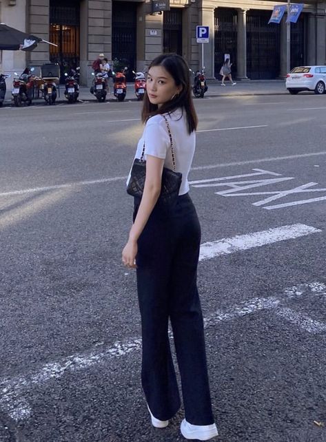 Outfit For Black Trousers Women, Feminine Basic Outfits, School Outfits Philippines, School Outfits For College Philippines, Simple Ootd Philippines, Basic Classy Outfits, Classy Outfits Simple, Philippines Outfit Ideas, Ootd Philippines