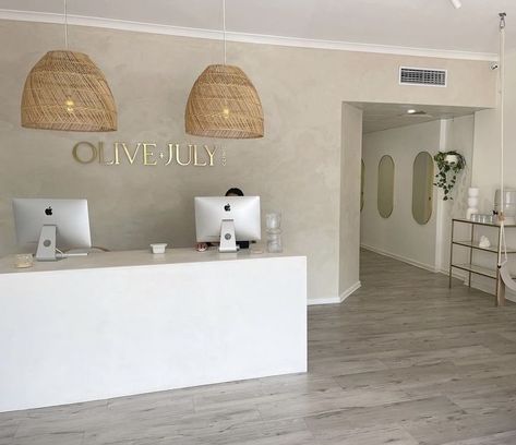 Cream Beauty Salon Decor, Aesthetic Reception Desk, Bridal Store Interior Layout, Beauty Salon Signage Outdoor, Spa And Boutique, Retail Storage Ideas, Spa Retail Area, Beauty Center Salon Interior Design, Modern Esthetician Room