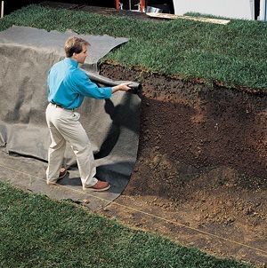 Diy Retaining Wall, Backyard Retaining Walls, Sloped Backyard Landscaping, Building A Retaining Wall, Garden Retaining Wall, Sloped Yard, Sloped Backyard, Stone Retaining Wall, Landscaping Retaining Walls