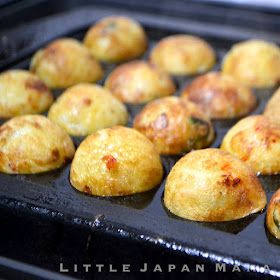 ❤　little japan mama　❤: Perfect Takoyaki, from Plain Flour! Dashi Powder, How To Make Crisps, Ebelskiver Recipe, Easy Japanese Recipes, Crock Pot Tacos, Batter Recipe, Japanese Cooking, Tasty Bites, Plain Flour