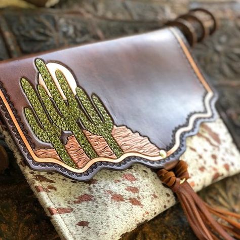 Leather Burning Ideas, Leather Ideas Handmade, Leather Burning, Handmade Leather Work, Leather Artist, Best Leather Wallet, Leather Working Patterns, Leather Embroidery, Leather Tooling Patterns