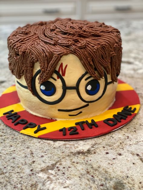 Hogwarts Cake Ideas, Harry Potter Dort, Dort Harry Potter, Simple Harry Potter Cake Ideas, Lego Harry Potter Cake, Harry Potter Cakes Birthday, Hp Cakes, Pastel Harry Potter, Harry Potter Cake Ideas