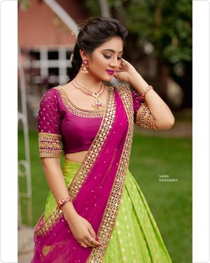 Voni Function Half Saree Stills, Half Saree Function Poses, Langa Voni Half Saree Function, Half Saree Stills Indoor, Half Saree Poses Photoshoot Ideas, Lehenga Patterns, Langa Voni Half Saree, Half Saree Set, Half Saree Stills