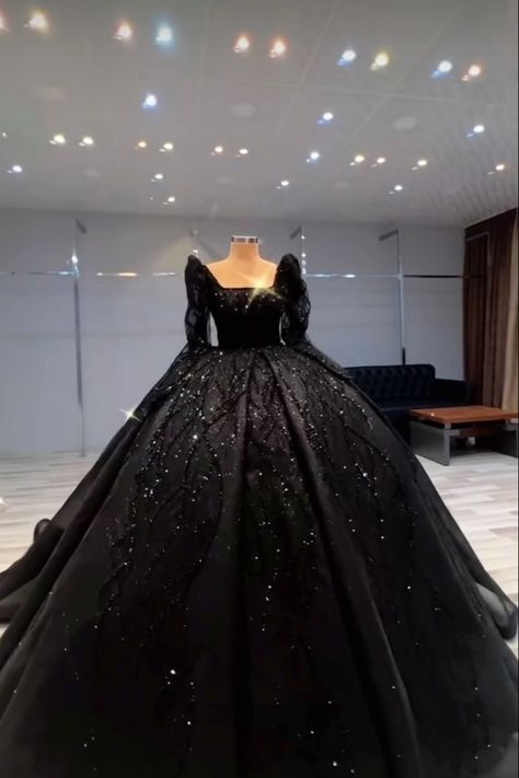 Bridal Dresses Ideas, Black Bridal Dresses, Barbie Gown, Aesthetic Western, Black Quinceanera Dresses, Long Party Gowns, Black Wedding Gowns, Elsa Cakes, Wedding Dresses Ideas