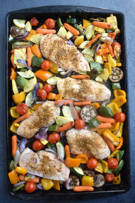 Roast Chicken Breast And Vegetables, Pan Roasted Chicken Breast, Rainbow Vegetables, Pan Chicken Breast, Veggies Roasted, Rainbow Diet, Oven Roasted Chicken Breast, Rainbow Veggies, Sheet Pan Dinners Chicken