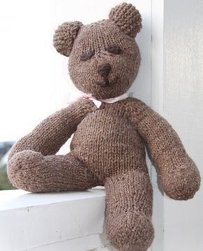 Gratis breipatroon beer Mister Bean, Knitted Stuffed Animals, Drops Baby, Knitted Toys Free Patterns, Knitted Teddy Bear, Animal Knitting Patterns, Free Toys, Knitting Patterns Toys, Knitted Animals