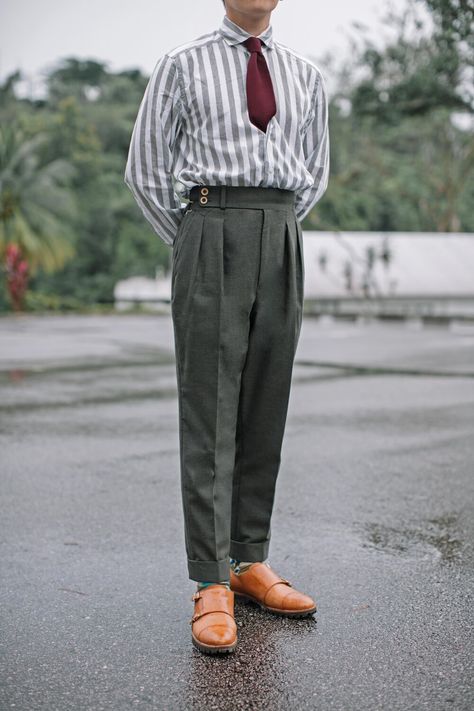 Made Suits® Singapore Tailor — High-Waisted Trousers Flatter Every Men - Should you wear high waisted trousers? Gentlemen Outfit, Tailor Clothes, Bappa Photo, Unstructured Jacket, 40s Style, Gents Kurta, Vintage Menswear, Preppy Men, Tailored Clothes