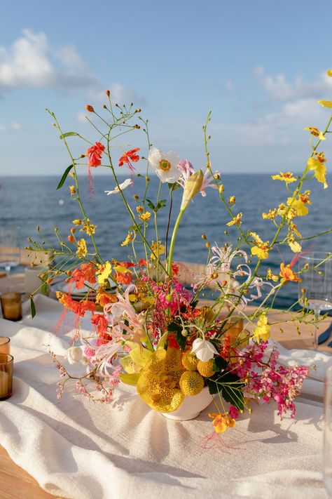 Colourful Centrepieces Wedding, Unique Wedding Florals, Wedding Table Flower Arrangements, Unique Flower Bouquet, Abstract Flower Bouquet, Mother And Two Daughters, Anti Bride, Spring Wedding Bouquet, Flower Therapy