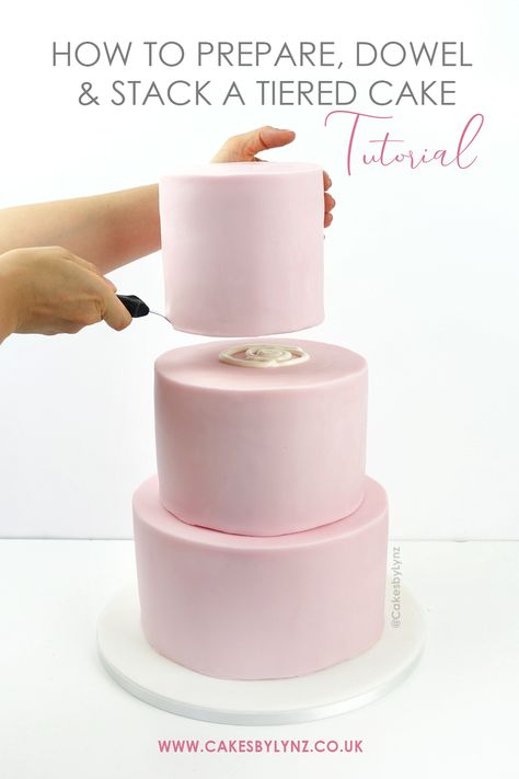 How to prepare, Dowel and stack a tiered cake or wedding cake Stacking Wedding Cake Layers, Tiered Cakes Wedding, Tiered Cake Support, How To Make A 3 Tiered Cake, How To Make A Stacked Cake, Tiered Cake Sizes, Making A Tiered Cake, Stacking Cakes Tutorial, Wedding Cake Tiers Sizes