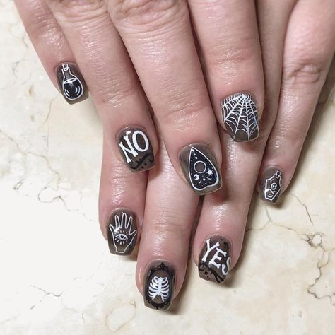 Ouji Board Nails, Ouija Board Nails, Short Witchy Nails, Gothic Nail Art, Cartoon Nails, Witch Nails, Halloween Acrylic, Witchy Nails, Halloween Acrylic Nails