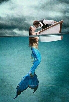 Mermaids Kissing, Mermaid Cove, Mermaid Drawings, Mermaid Pictures, Beyond The Sea, Mermaids And Mermen, Mermaid Life, Best Photo Poses, Mermaid Art