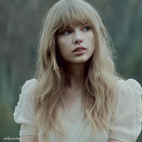 Taylor Swift Safe And Sound, Safe And Sound Taylor Swift, 2023 Taylor Swift, Singer Aesthetic, Taylor Aesthetic, Taylor Pics, Video Icon, Sound Music, Safe And Sound