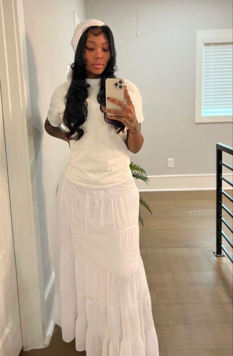 Summer Walker Outfits, Summer Walker, Women In Music, Black Women Fashion, Female Singers, All White, Aesthetic Outfits, White Formal Dress, Black Women