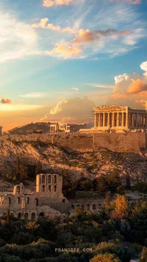 How to spend 4 Days in Athens? This detailed itinerary takes you to iconic places and unique neighborhoods like The Acropolis, Plaka, Temple of Zeus, The Panathenaic Stadium, nearby islands, and even the countryside! Grece Antique Aesthetic, Grece Aesthetic, Ancient Greece Aesthetic, Greece Wallpaper, Greece Beach, Greece Photography, Athens Acropolis, The Acropolis, Hagia Sophia