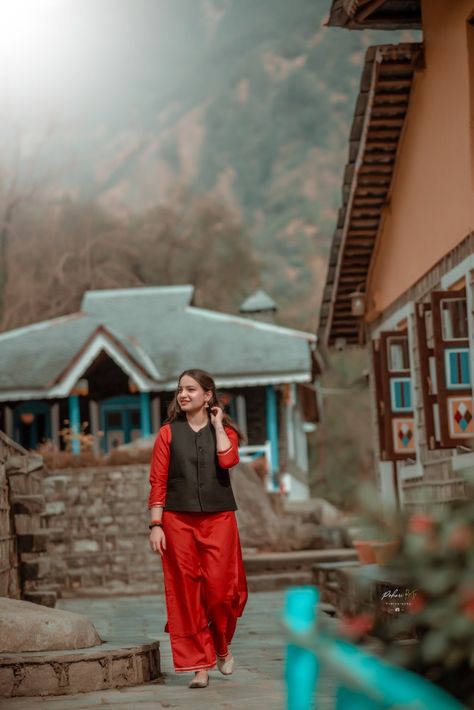 Himachali pre wedding shoot at Palampur by PAHARI ROOTS Photography Contact us For Pre-wedding/Wedding/ Portfolios/Photoshoot CALL 7696216114 Whatsapp https://wa.me/917696216114 Or Visit http://pahariroots.in #pahariroots #paharirootsphotography #palampur #kangra Roots Photography, Fashion Commercial, Pre Wedding Shoot, Instagram Wedding, Wedding Shoot, 2023 2024, Pre Wedding, Photo And Video, Instagram Photo