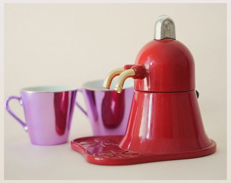 Vintage Stovetop Moka Pot in Brigt Red Lacquered Aluminum MCM - Etsy Italy Moka Pot Photography, Moka Pot Illustration, Moka Pot Design, Moka Pot Espresso, Vintage Moka Pot, Italian Coffee Maker, Moka Pot, Stylish Interior Design, Espresso Maker