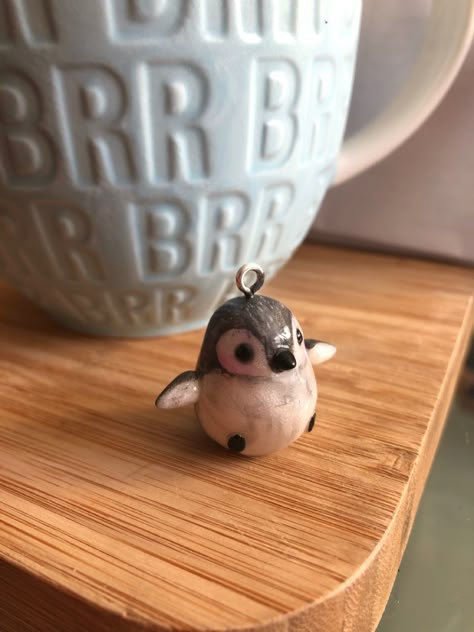 Polymer Clay Keychain 
Painted with acrylic paint and glazed with a layer of clear UV-Nailpolish Penguin Clay Art, Penguin Ceramics, Air Dry Clay Figurine, Polymer Clay Penguin, Penguin Ceramic, Clay Penguin, Penguin Diy, Penguin Keychain, Diy Projects Gifts