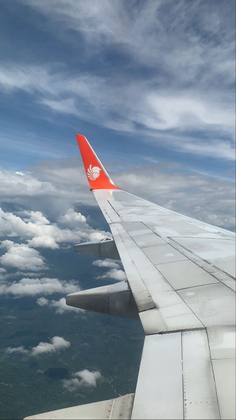 Flight, pemandangan dari dalam pesawat dalam perjalanan menuju jogja Pesawat Lion Air, Lion Air, Bullet Journal Design Ideas, Journal Design, Alhamdulillah, Travel Aesthetic, استوديو الصور, Jakarta, Airplane View