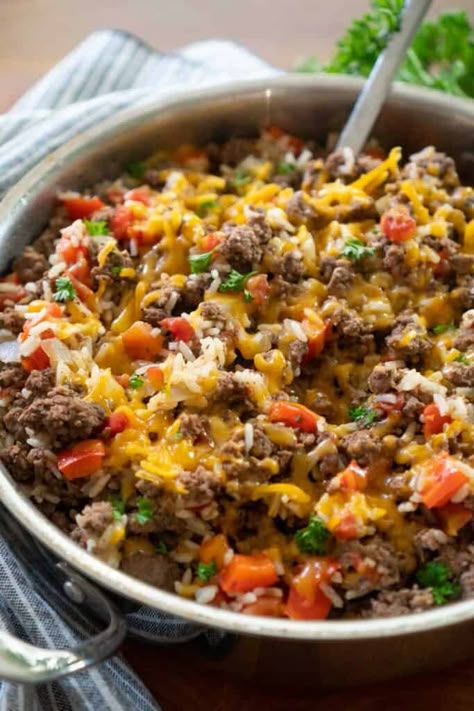 Hamburger And Rice Recipes, Food With Rice, Sauteed Chicken Breast, Ground Beef Rice, Ground Beef And Rice, Skillet Dinner Recipes, Rice Skillet, Dinner Aesthetic, Grilled Chicken Breast