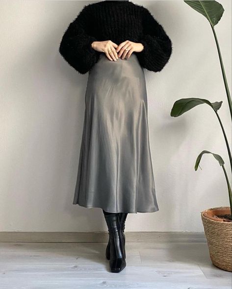 Silk Skirt Hijab Outfit, Gray Silk Skirt Outfit, Grey Silk Skirt Outfit, Gray Satin Skirt Outfit, Silver Satin Skirt Outfit, Grey Satin Skirt Outfit, Grey Satin Skirt, Midi Satin Skirt Outfit, Satin Skirt Outfit Summer