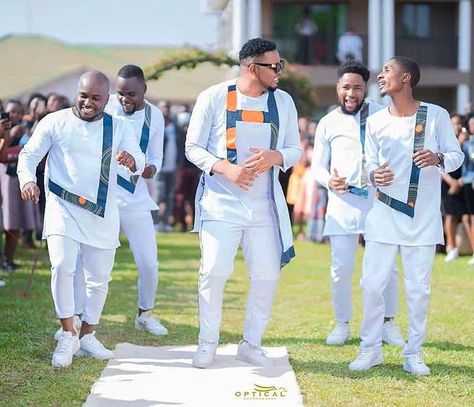 Botswana Weddings🇧🇼 on Instagram: “#mcm #inspirationalpost #repost @malawianwedding @kell_kay_official and his boys dripped in @christian_entwan_clothing style 👌😍…” African Clothing For Men Traditional Weddings, African Attire For Men Traditional Weddings, Marriage Dress For Men, Groomsmen Shirts, Sepedi Traditional Dresses, Male Attire, Groomsmen Dress, Clothes Stores, Tailor Made Suits