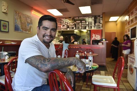 Try these tacos from chef Aaron Sanchez. Room Tattoos, Aaron Sanchez, Chef Tattoo, Tv Personality, Master Chef, Latin Food, My Cup Of Tea, Celebrity Chefs, Chef Recipes