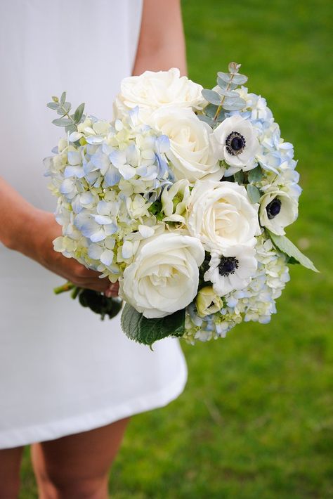 September Wedding Flowers, Inexpensive Wedding Flowers, Blue Hydrangea Wedding, Wedding Flowers Greenery, Hydrangea Bouquet Wedding, Lavender Wedding Flowers, Cheap Wedding Flowers, Yellow Wedding Flowers, Modern Wedding Flowers